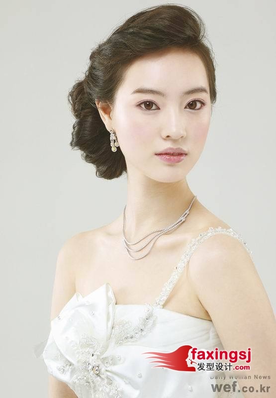 新娘盘头方法(7)_发型师姐