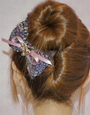 花苞头简单扎法图解_蓬松花苞头扎法_花苞头