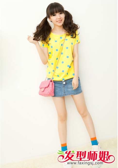 女生双扎马尾发型 美丽漂亮的双扎马尾发型