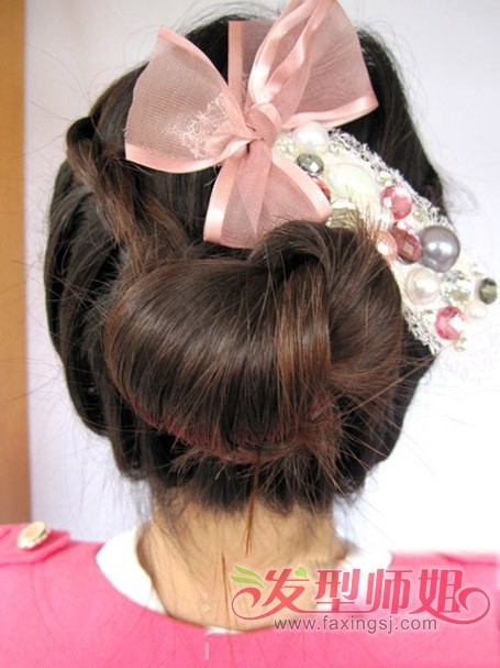 双编蝎子辫搭配韩式盘发设计 diy编发的终结设计