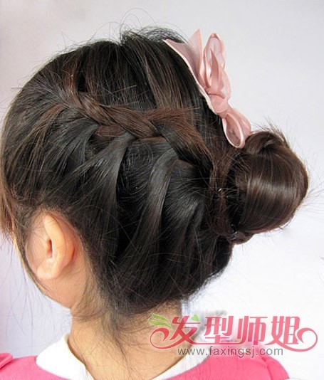 双编蝎子辫搭配韩式盘发设计 diy编发的终结设计